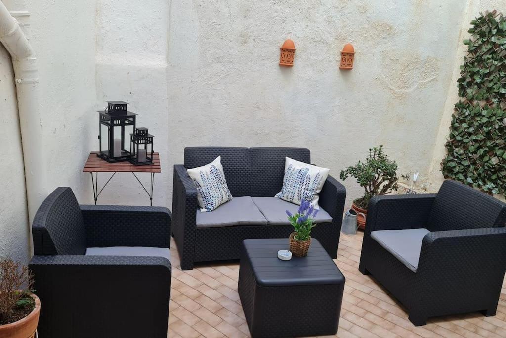 Appartamento Alfama'S Hidden Terrace Gem Lisbona Esterno foto